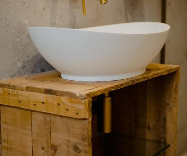 Вилла The Deerstone Luxury Eco Hideaway Лара