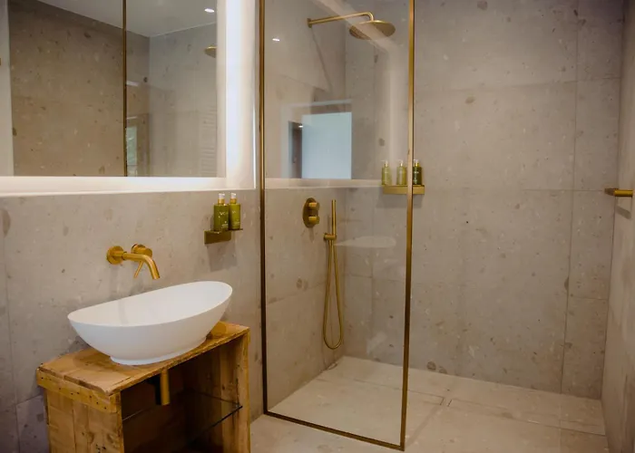 The Deerstone Luxury Eco Hideaway Лара